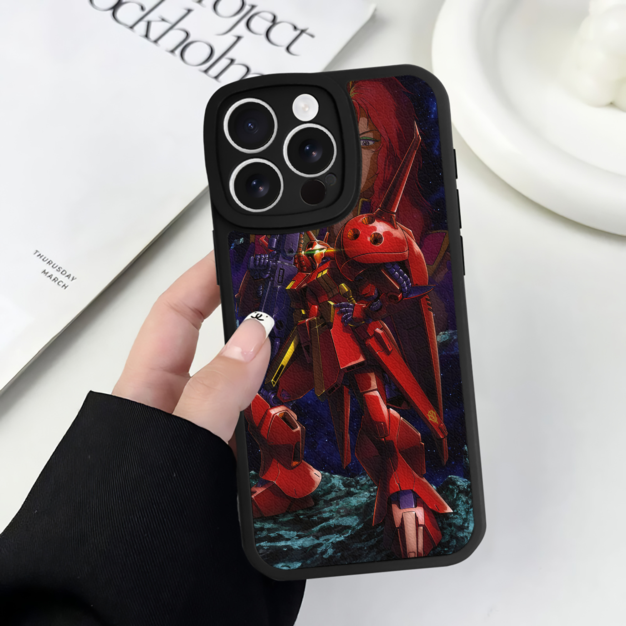 （画像用） 機動戦士ガンダム Mobile Suit Gundam 【iPhone 16シリーズ対応】シリコンスマホケース（レザー調） 材質：シリコン